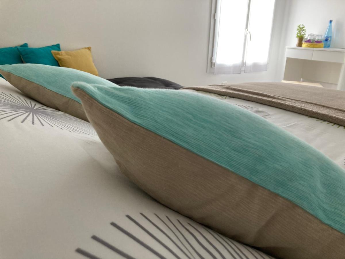 Maison Mama Neko Pontorson Bagian luar foto